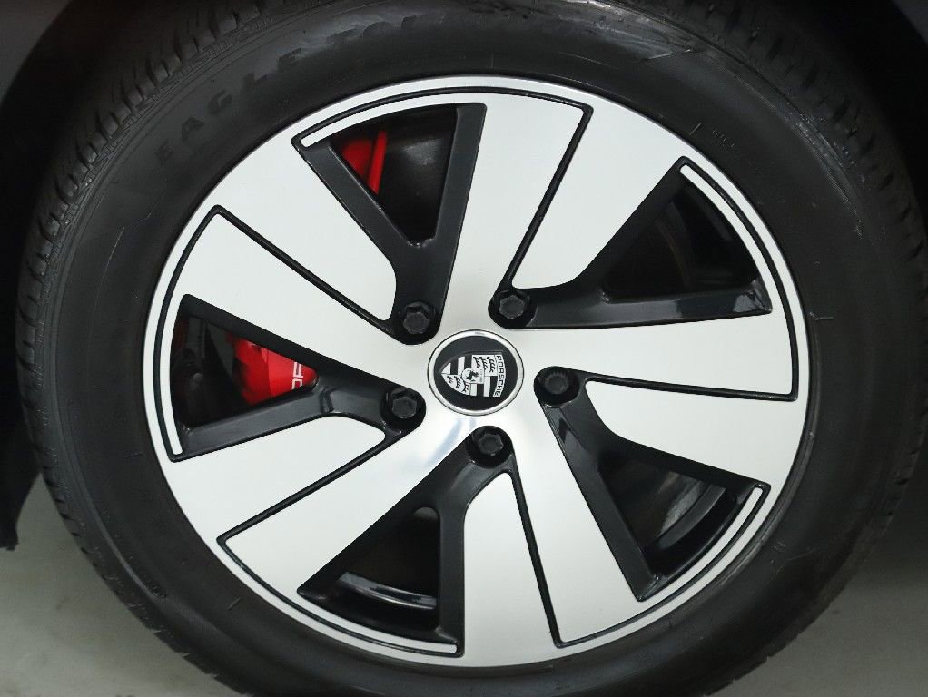 Used 2022 Porsche Taycan 4S AWD/4WD image 42