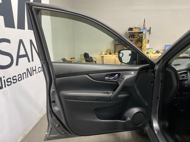 Certified 2018 Nissan Rogue SV w/ Premium Package AWD/4WD image 9