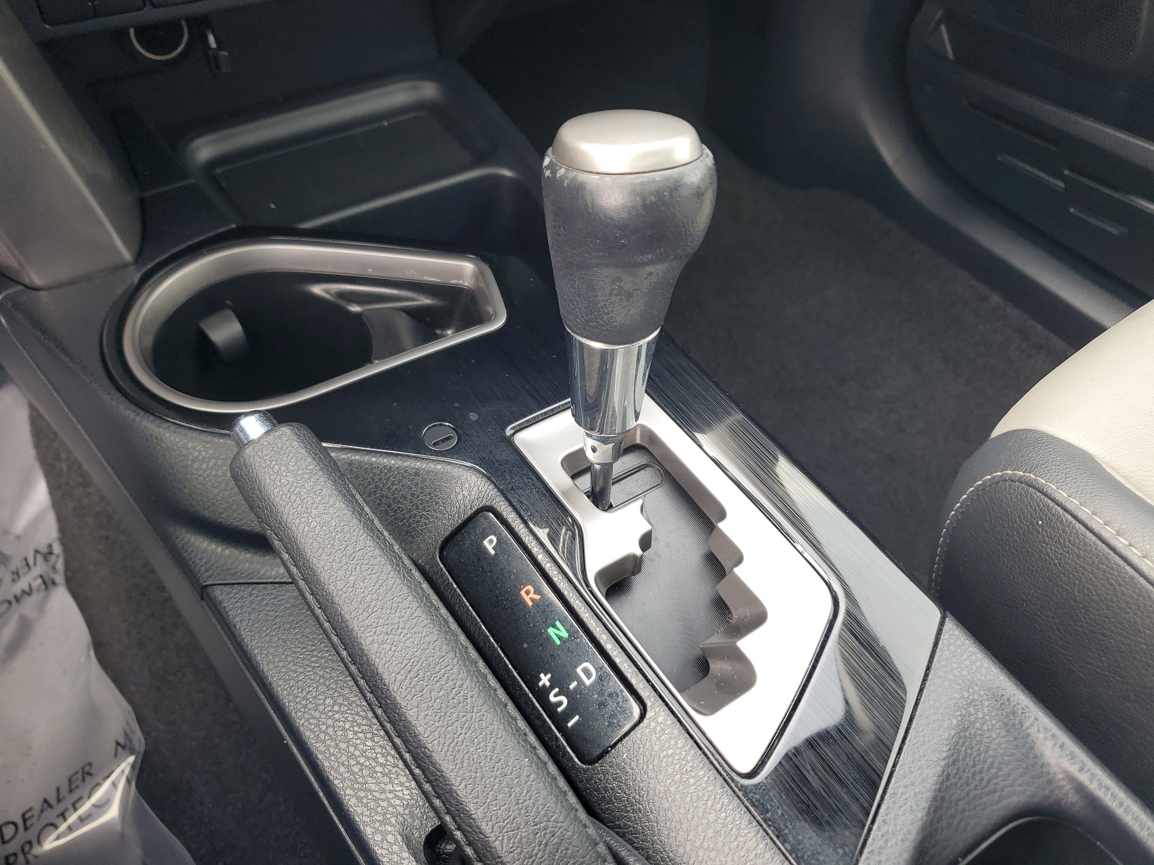 Used 2018 Toyota RAV4 Limited image 26