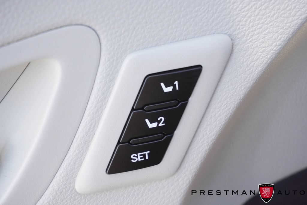 Used 2022 Toyota Sienna Limited AWD/4WD image 27