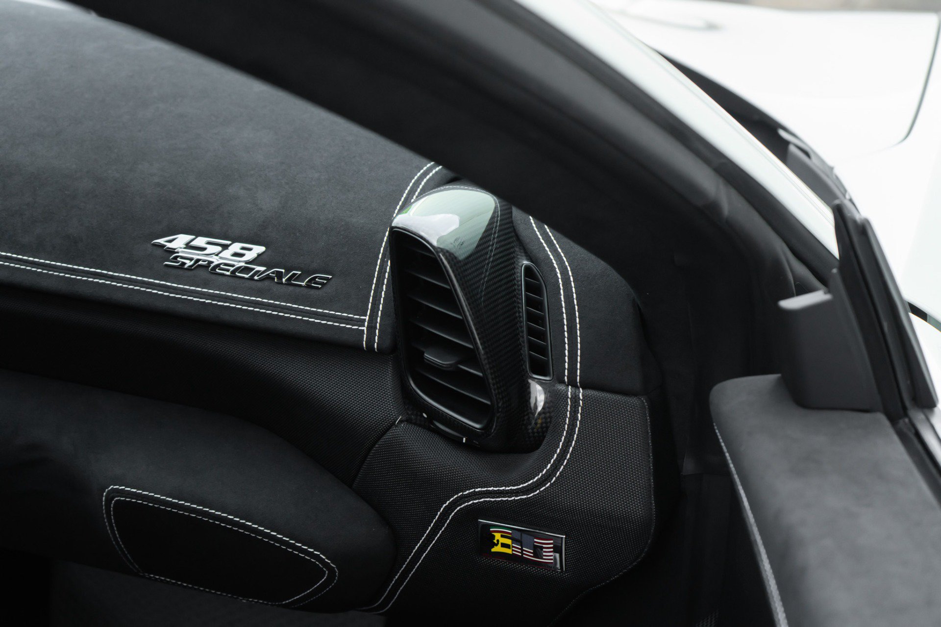 Used 2015 Ferrari 458 Speciale Coupe RWD image 49