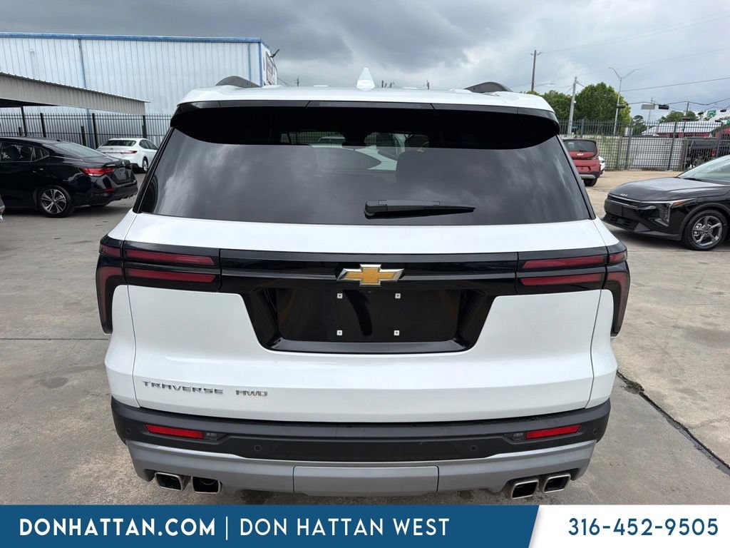 Used 2025 Chevrolet Traverse LT w/ Driver Confidence Package AWD/4WD image 5