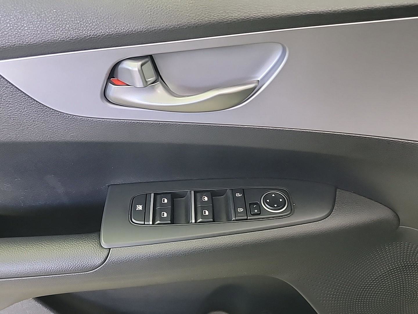Used 2022 Kia Forte LXS w/ LXS Technology Package image 34