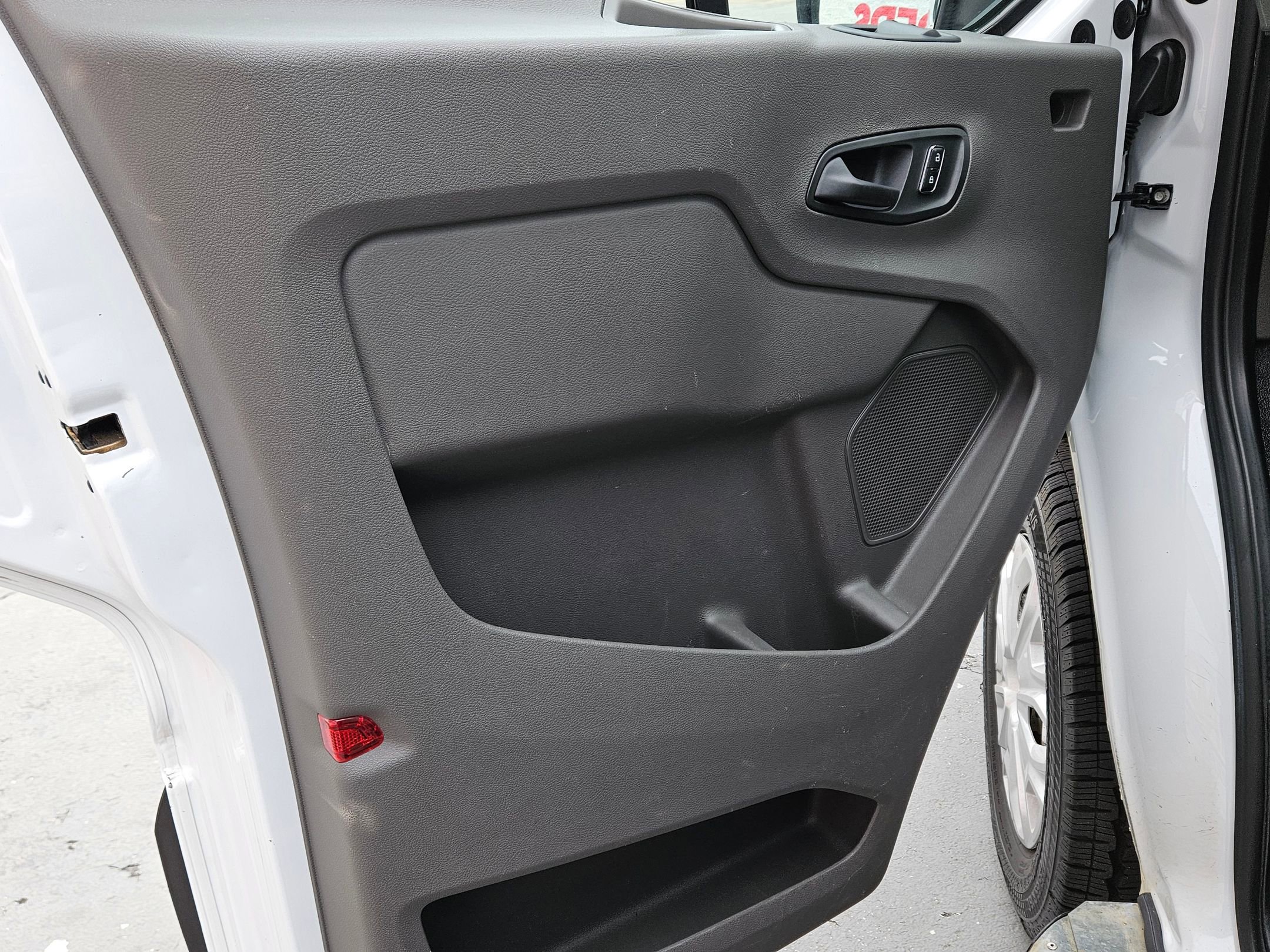 Used 2024 Ford Transit 250 Low Roof w/ Exterior Upgrade Package image 17