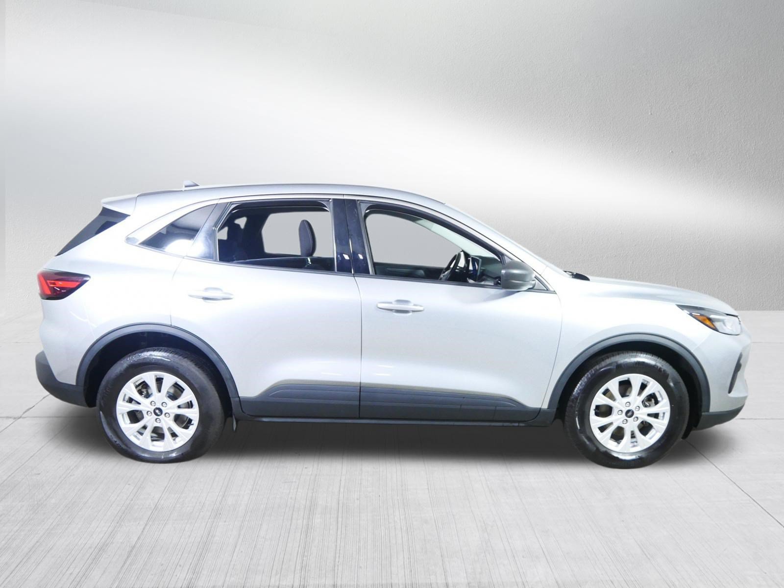 Used 2023 Ford Escape Active w/ Tech Pack #1 AWD/4WD image 8