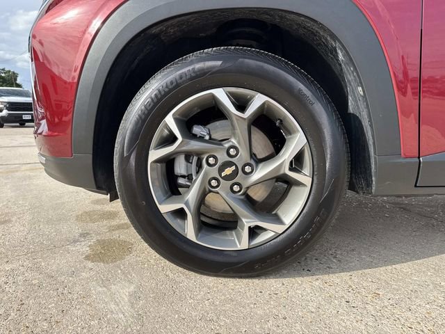 Used 2025 Chevrolet Trax LT w/ LT Convenience Package FWD image 19