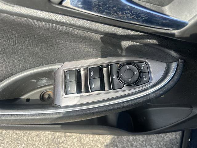 Used 2018 Chevrolet Malibu LT image 15