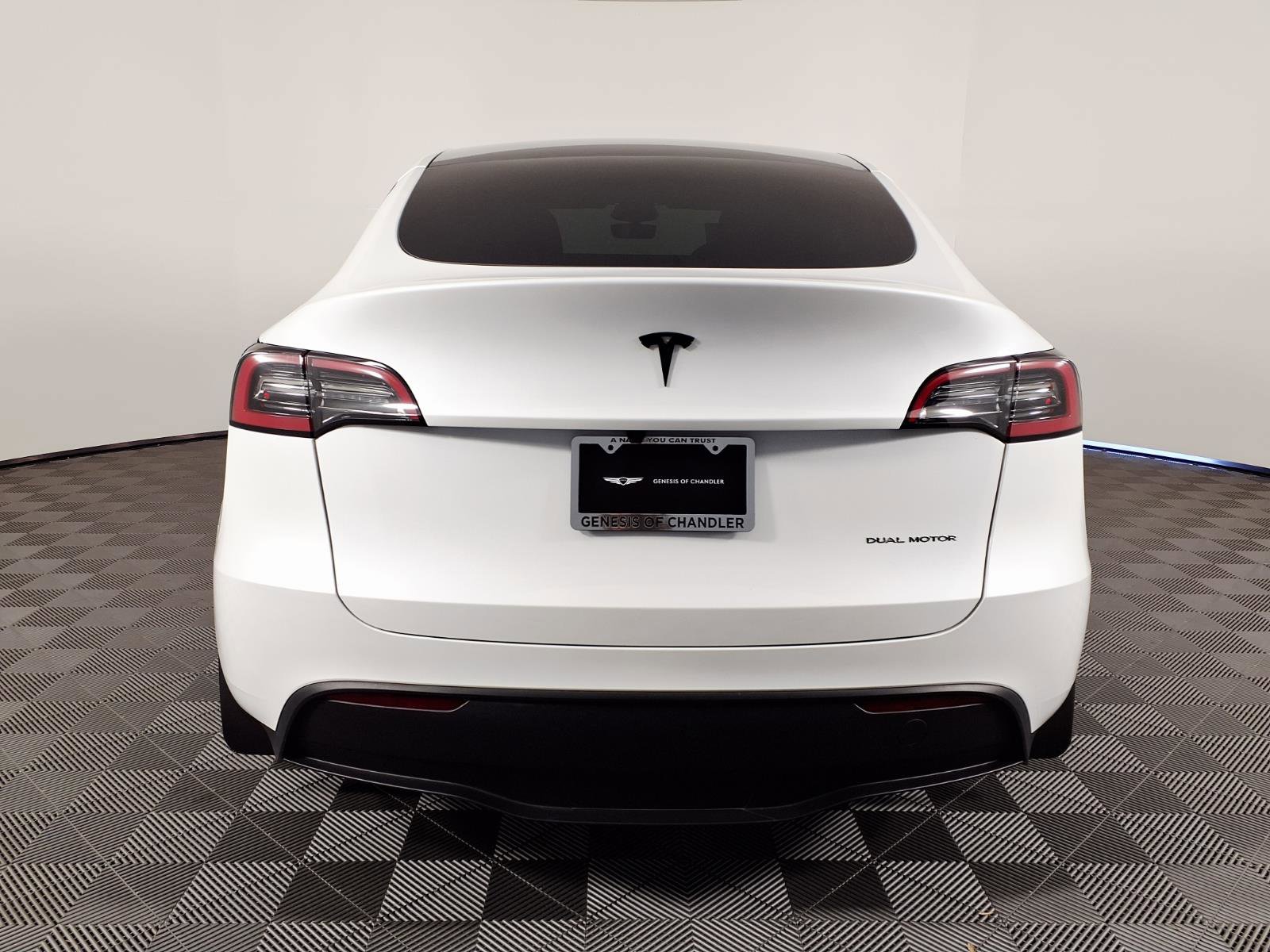 Used 2025 Tesla Model Y Long Range image 5