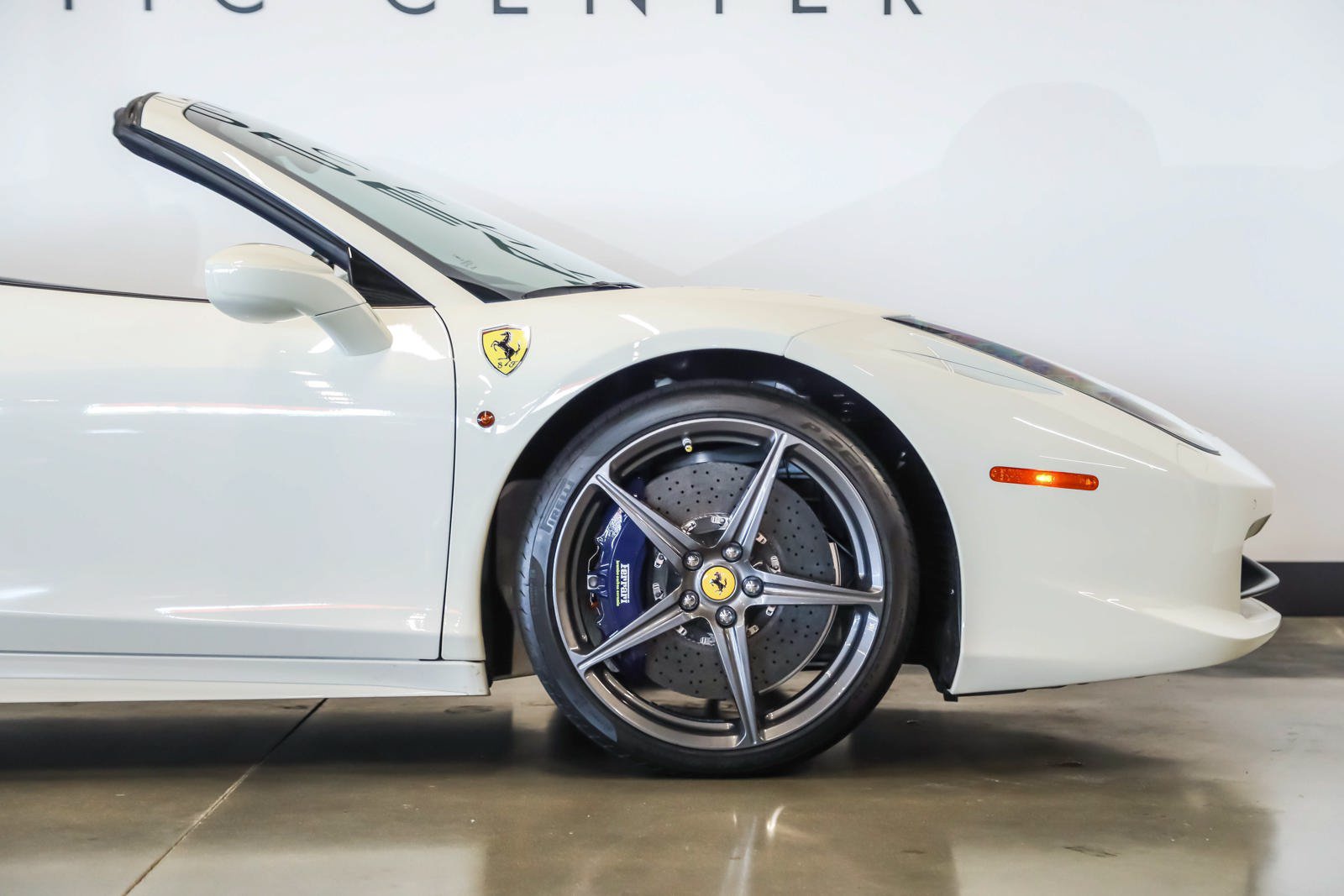 Used 2015 Ferrari 458 Spider RWD image 19