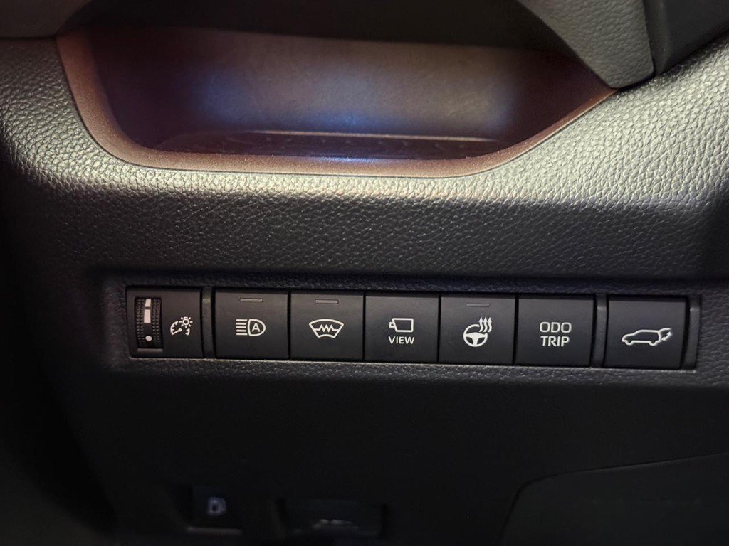 Used 2023 Toyota RAV4 Limited AWD/4WD image 29