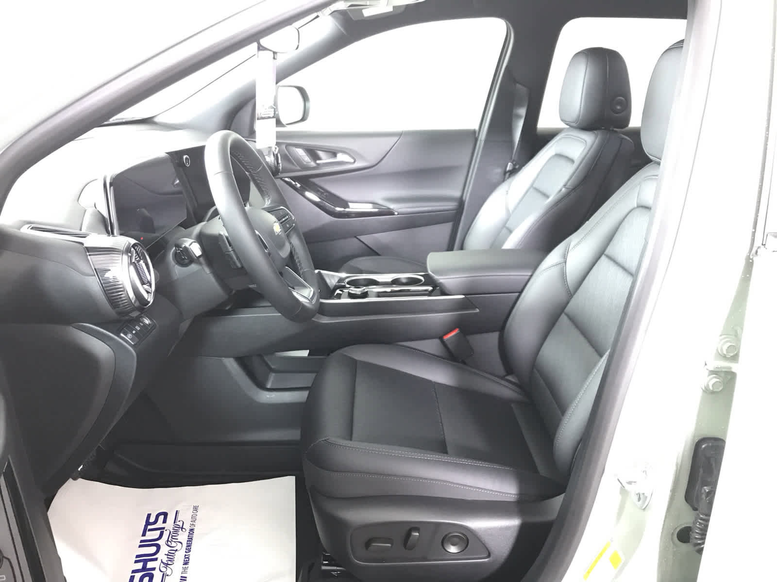 New 2026 Chevrolet Equinox LT w/ Convenience Package II image 6