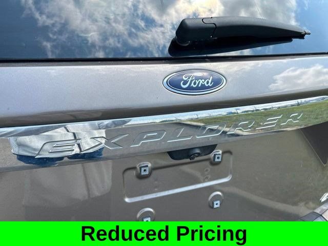 Used 2021 Ford Explorer XLT w/ Equipment Group 202A AWD/4WD image 61
