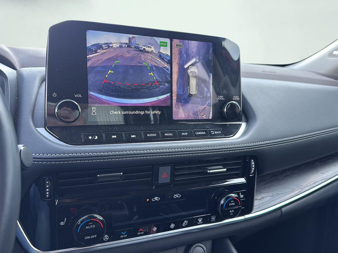 Used 2021 Nissan Rogue SL w/ Premium Package image 15