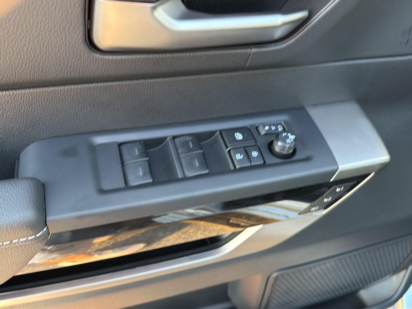 New 2026 Toyota Tundra Limited AWD/4WD image 32