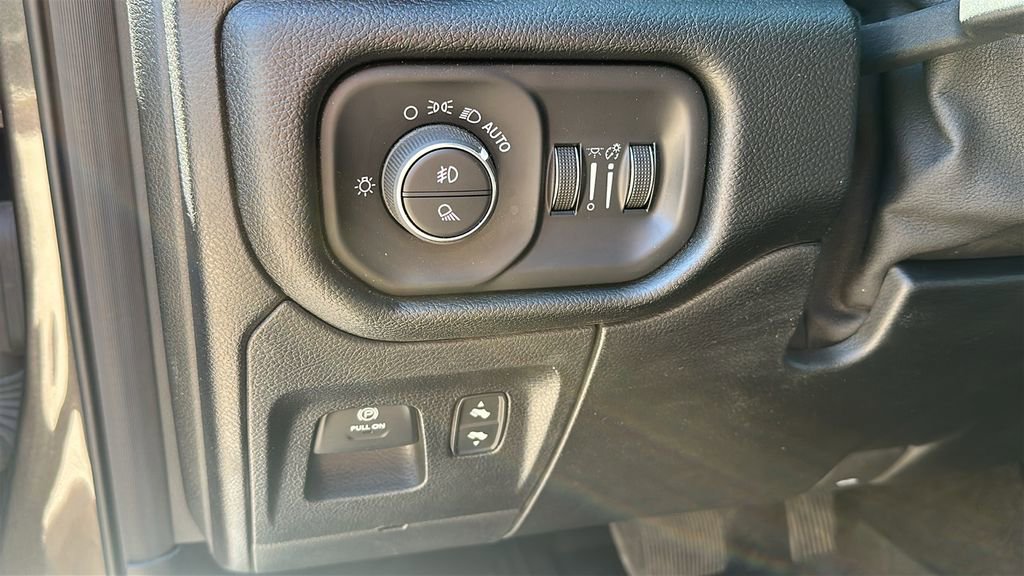 Used 2020 RAM 1500 Laramie w/ Sport Appearance Package AWD/4WD image 17