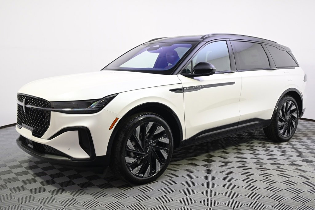 New 2026 Lincoln Nautilus Reserve image 2