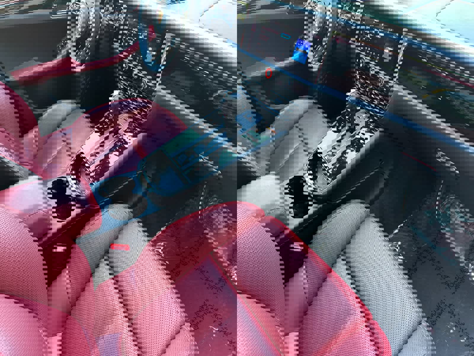 Used 2025 Porsche Macan image 17