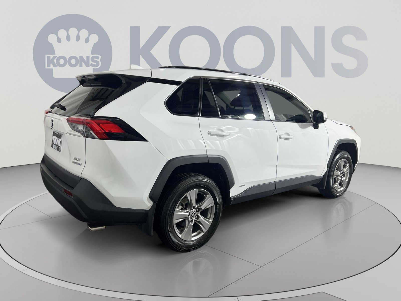 Used 2024 Toyota RAV4 XLE AWD/4WD image 7