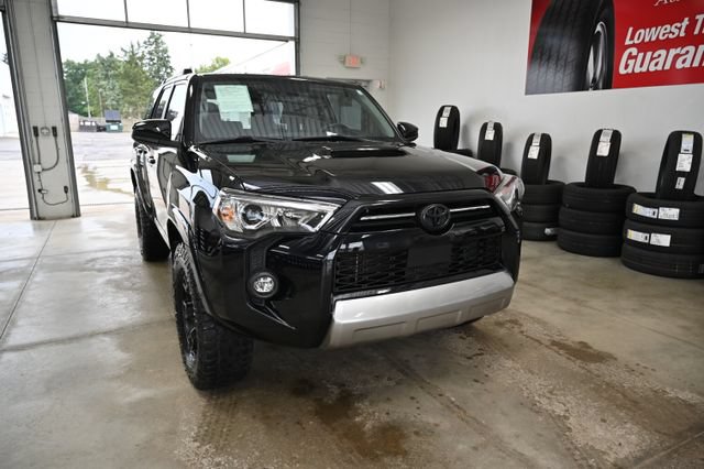 Used 2022 Toyota 4Runner TRD Off-Road w/ TRD Black Wheel Package (TMS) AWD/4WD image 3