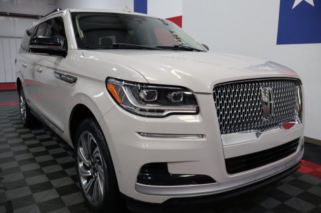 Used 2022 Lincoln Navigator L Reserve RWD image 19