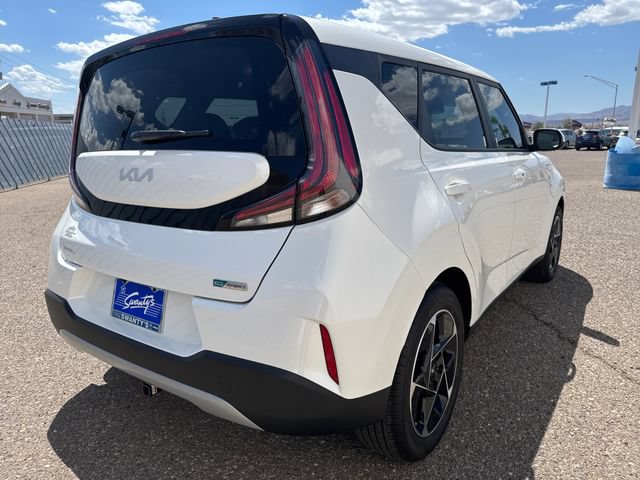 Used 2025 Kia Soul EX FWD image 5