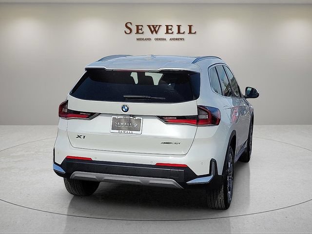 Used 2023 BMW X1 xDrive28i w/ Convenience Package AWD/4WD image 5