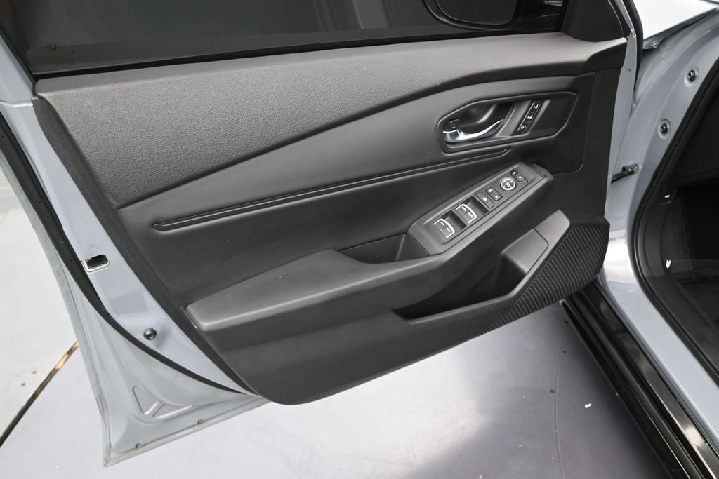 Used 2023 Honda Accord EX-L image 11