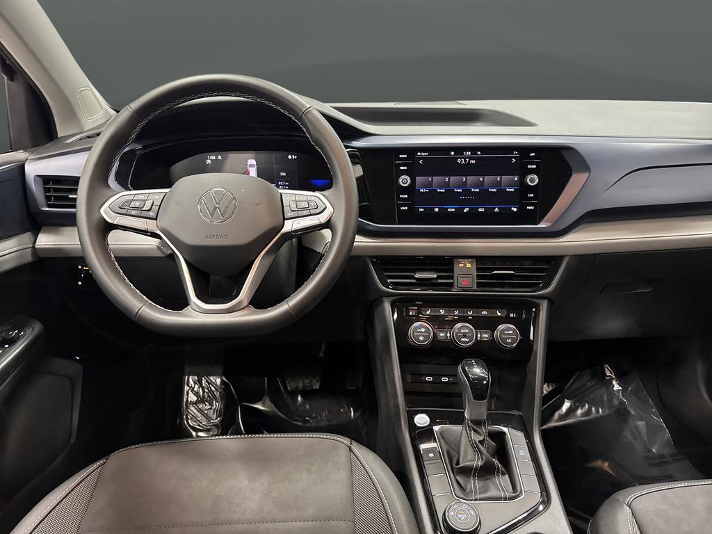 Used 2024 Volkswagen Taos SE image 5