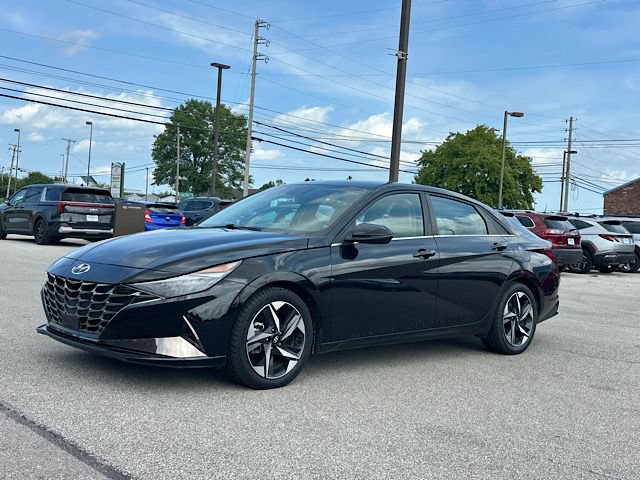 Used 2021 Hyundai Elantra Limited FWD image 4
