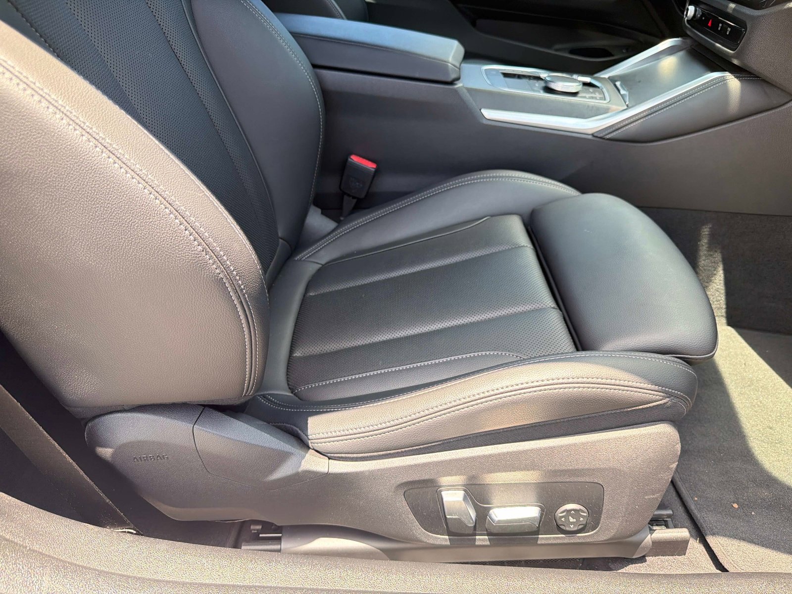 Used 2024 BMW M440i Coupe w/ Premium Package RWD image 23