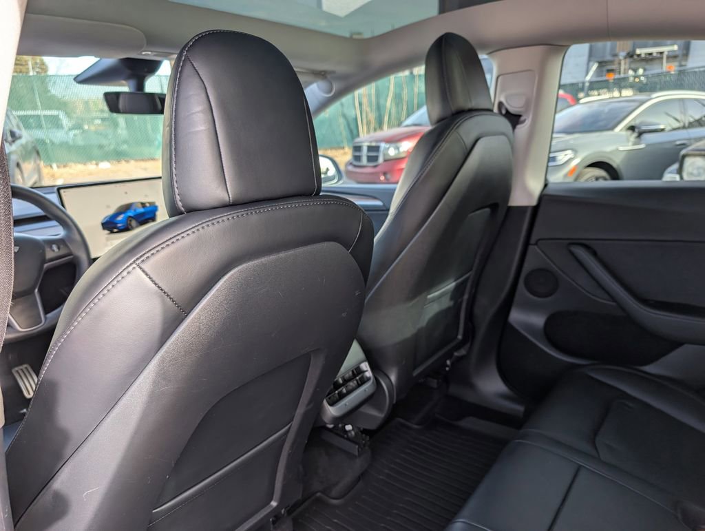 Used 2023 Tesla Model Y Performance image 11