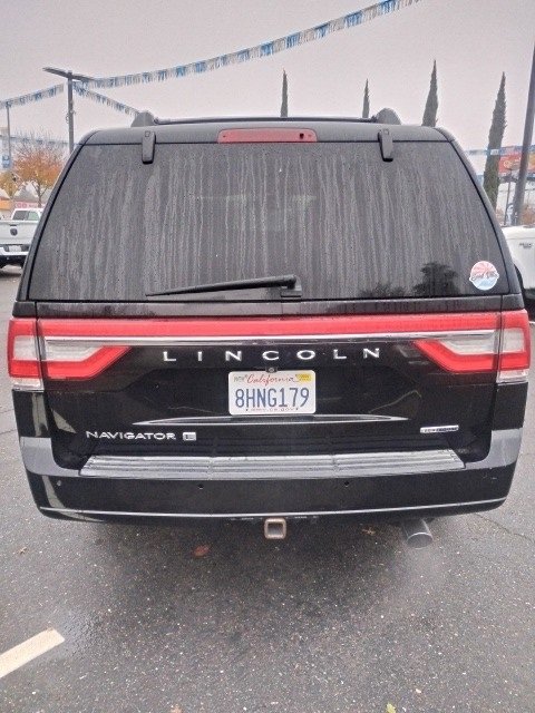 Used 2016 Lincoln Navigator L Reserve image 2