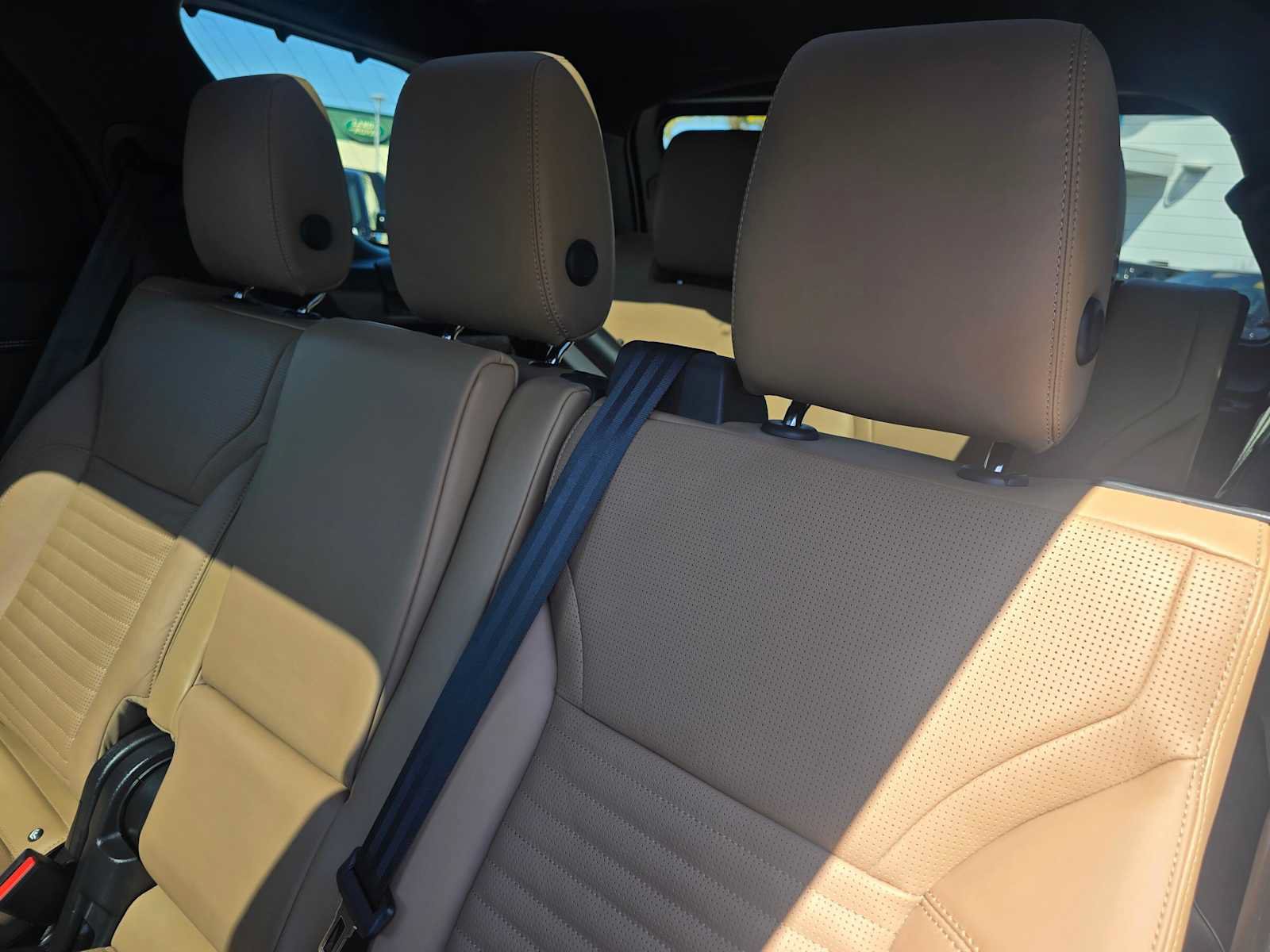 New 2026 Land Rover Discovery Dynamic SE AWD/4WD image 18