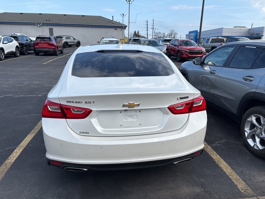 Used 2018 Chevrolet Malibu Premier w/ Premier Sun and Wheel Package image 3