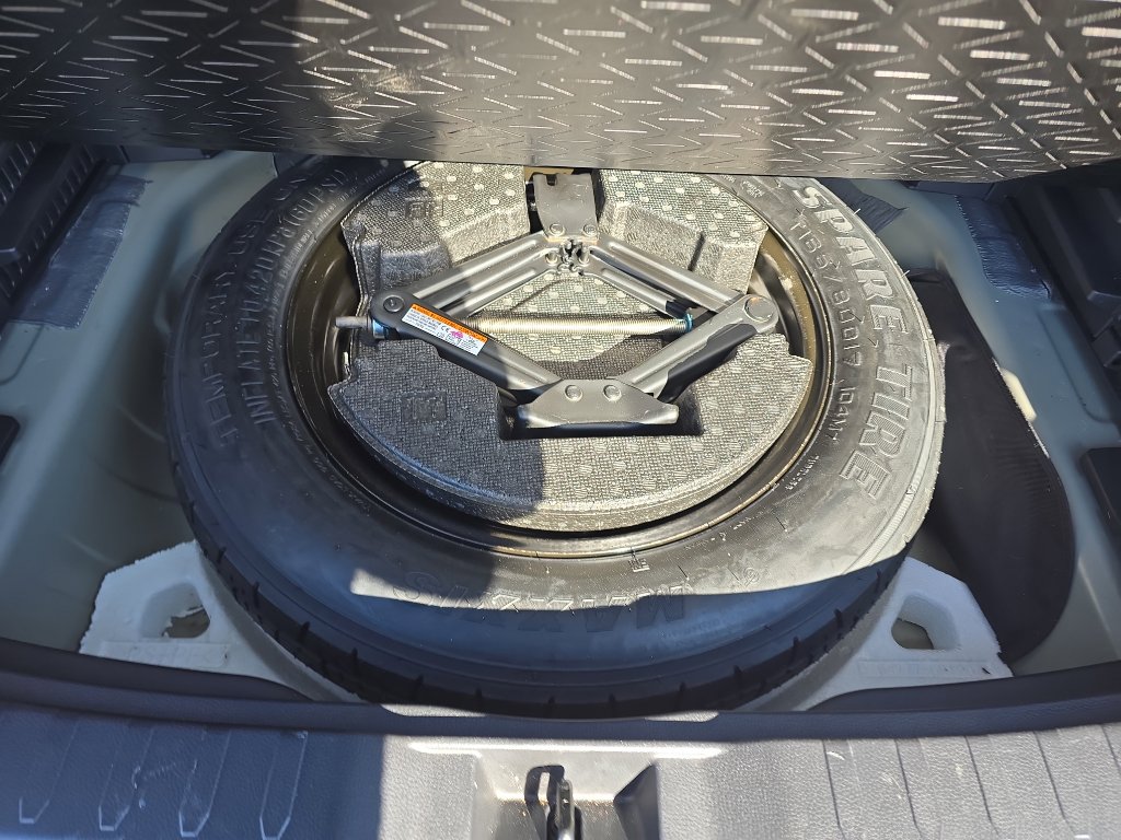 Used 2022 Toyota RAV4 XLE image 28