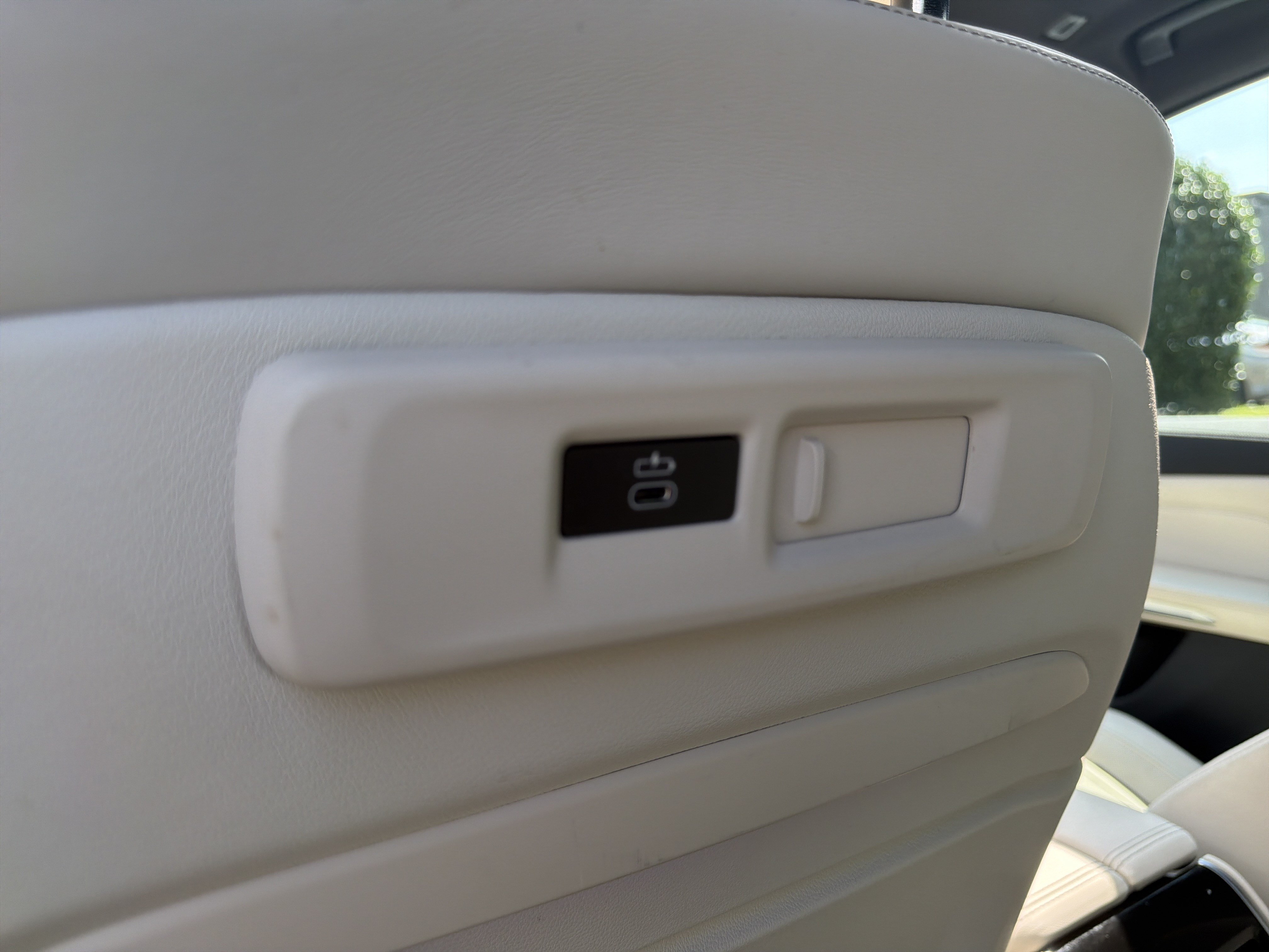 Used 2022 BMW X5 M50i w/ Executive Package AWD/4WD image 65