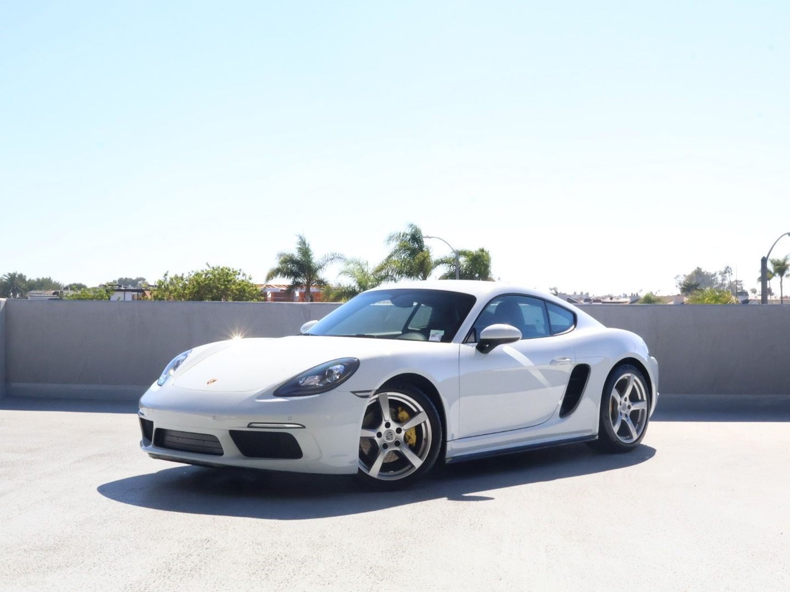 Certified 2018 Porsche 718 Cayman RWD image 1
