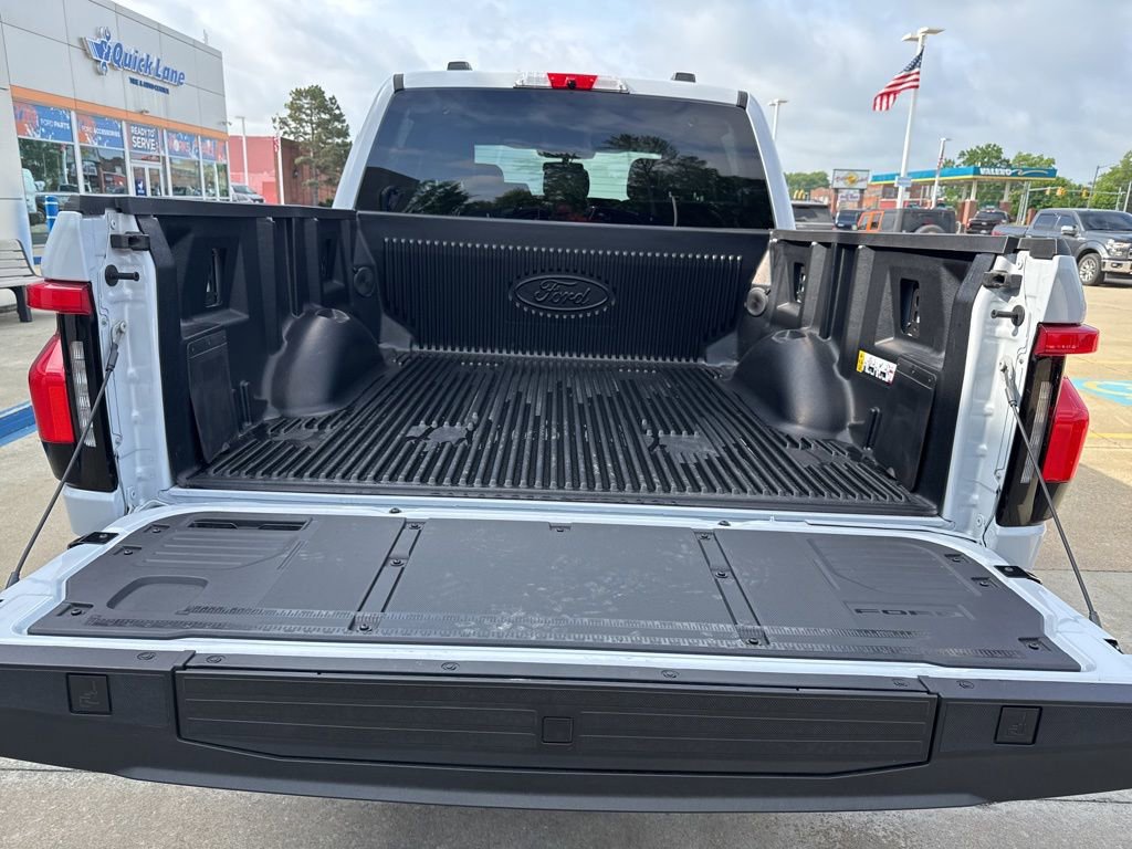 New 2025 Ford F150 Lightning Flash image 24