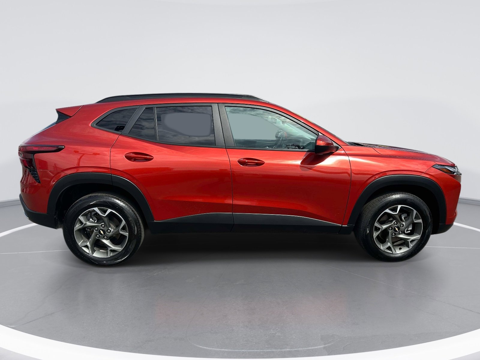 Used 2024 Chevrolet Trax LT w/ Driver Confidence Package image 4