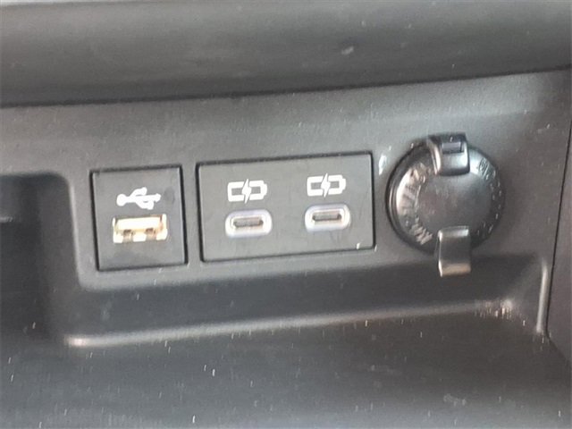 Used 2023 Toyota Highlander LE image 10