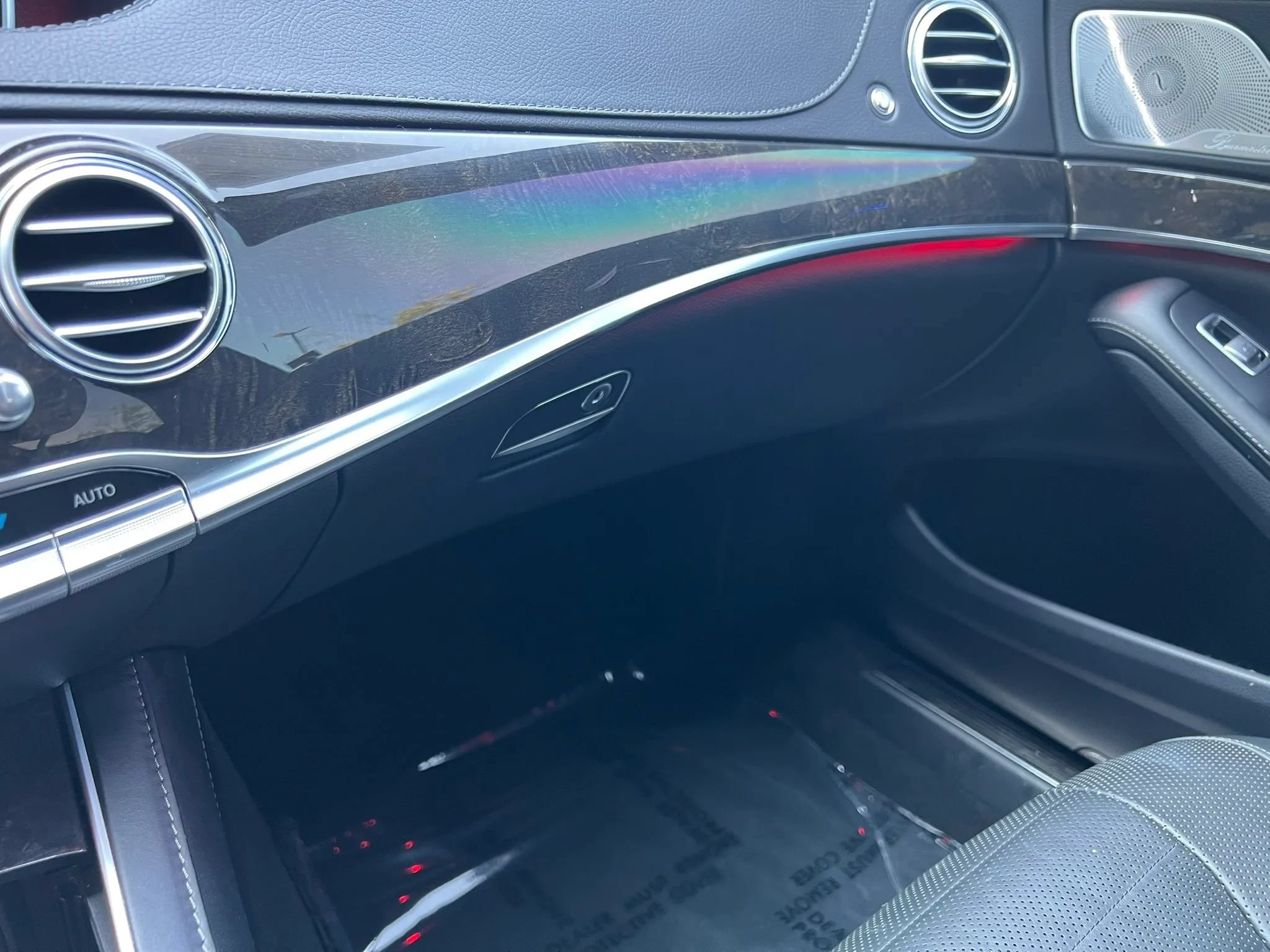 Used 2017 Mercedes-Benz S 550 4MATIC Sedan w/ Premium Package image 33