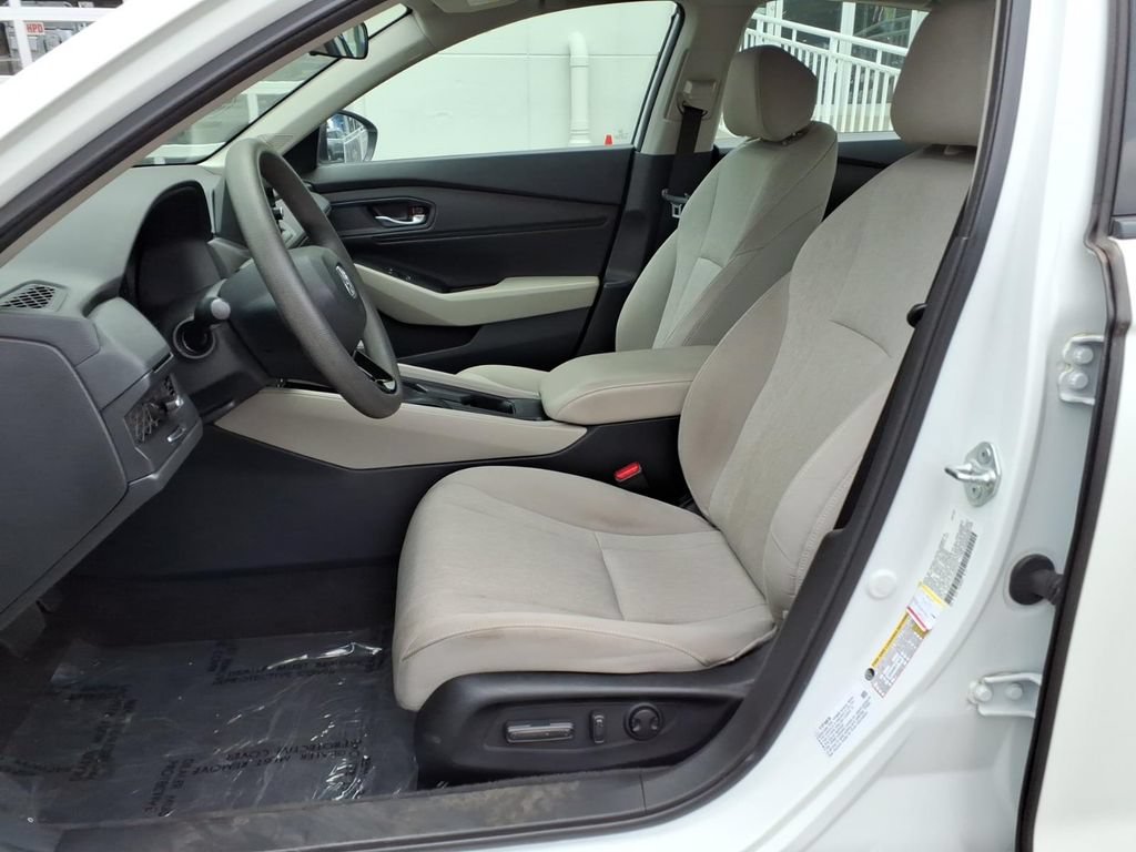 Used 2023 Honda Accord EX image 14