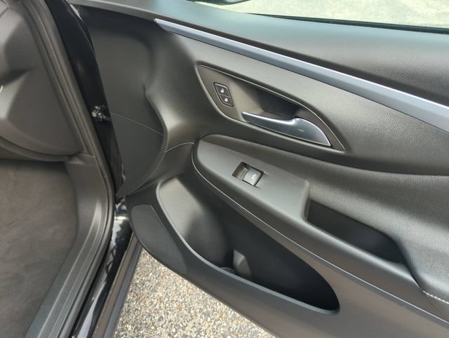 Used 2025 Buick Envista Preferred image 32