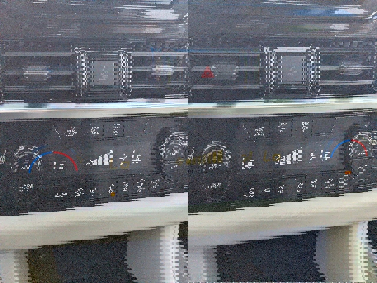 Certified 2024 Nissan Pathfinder SV image 26