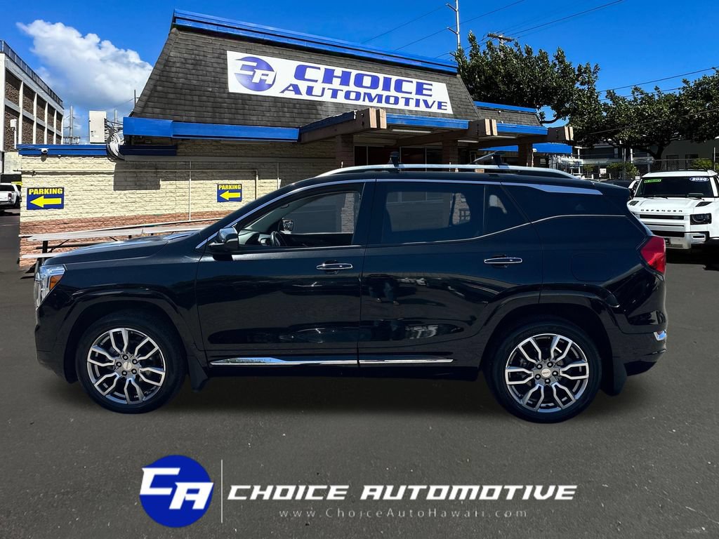Used 2022 GMC Terrain Denali w/ Denali Premium Package AWD/4WD image 3