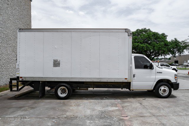 Used 2019 Ford E-350 and Econoline 350 Super Duty w/ Power Windows & Locks Group RWD image 7