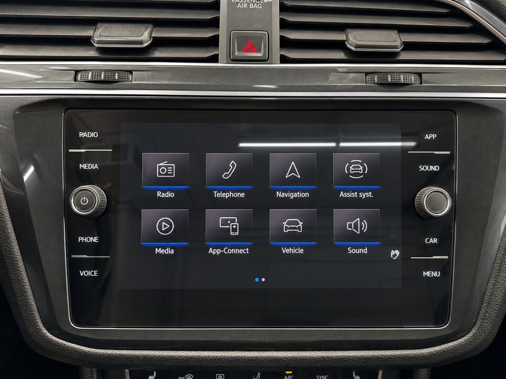 Used 2023 Volkswagen Tiguan SE AWD/4WD image 6