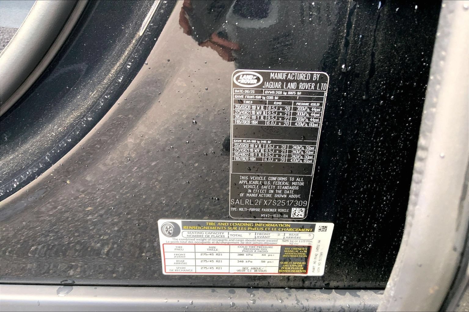 Certified 2025 Land Rover Discovery Dynamic SE AWD/4WD image 4