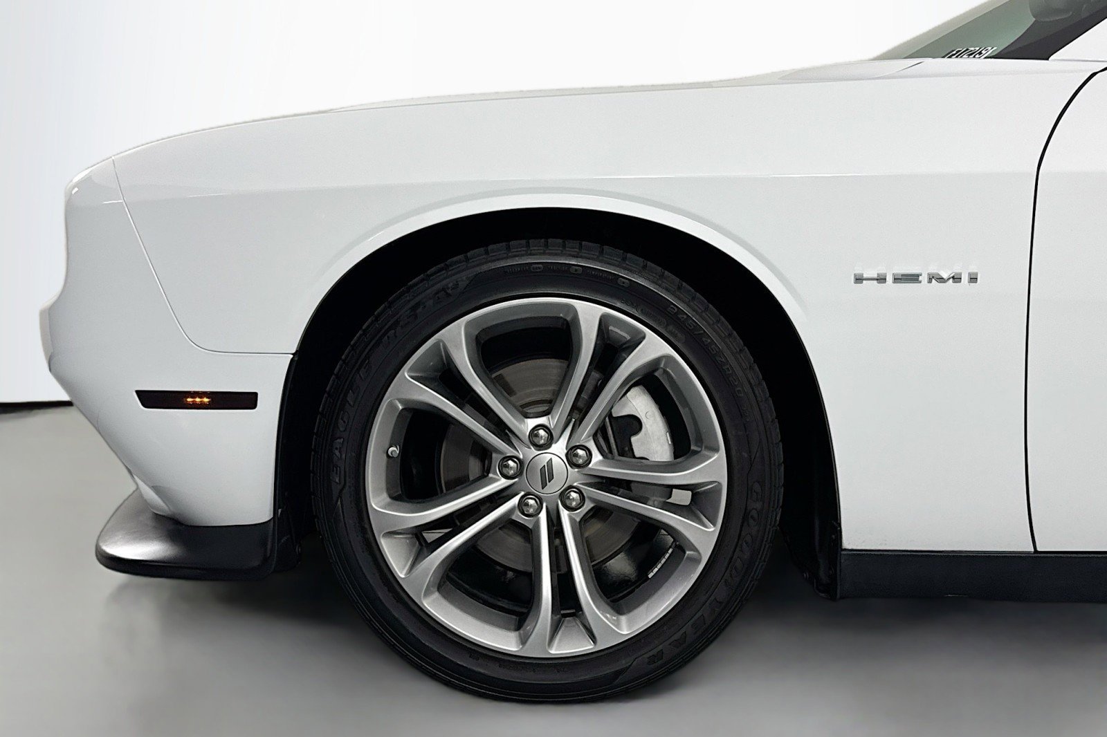 Used 2022 Dodge Challenger R/T image 9