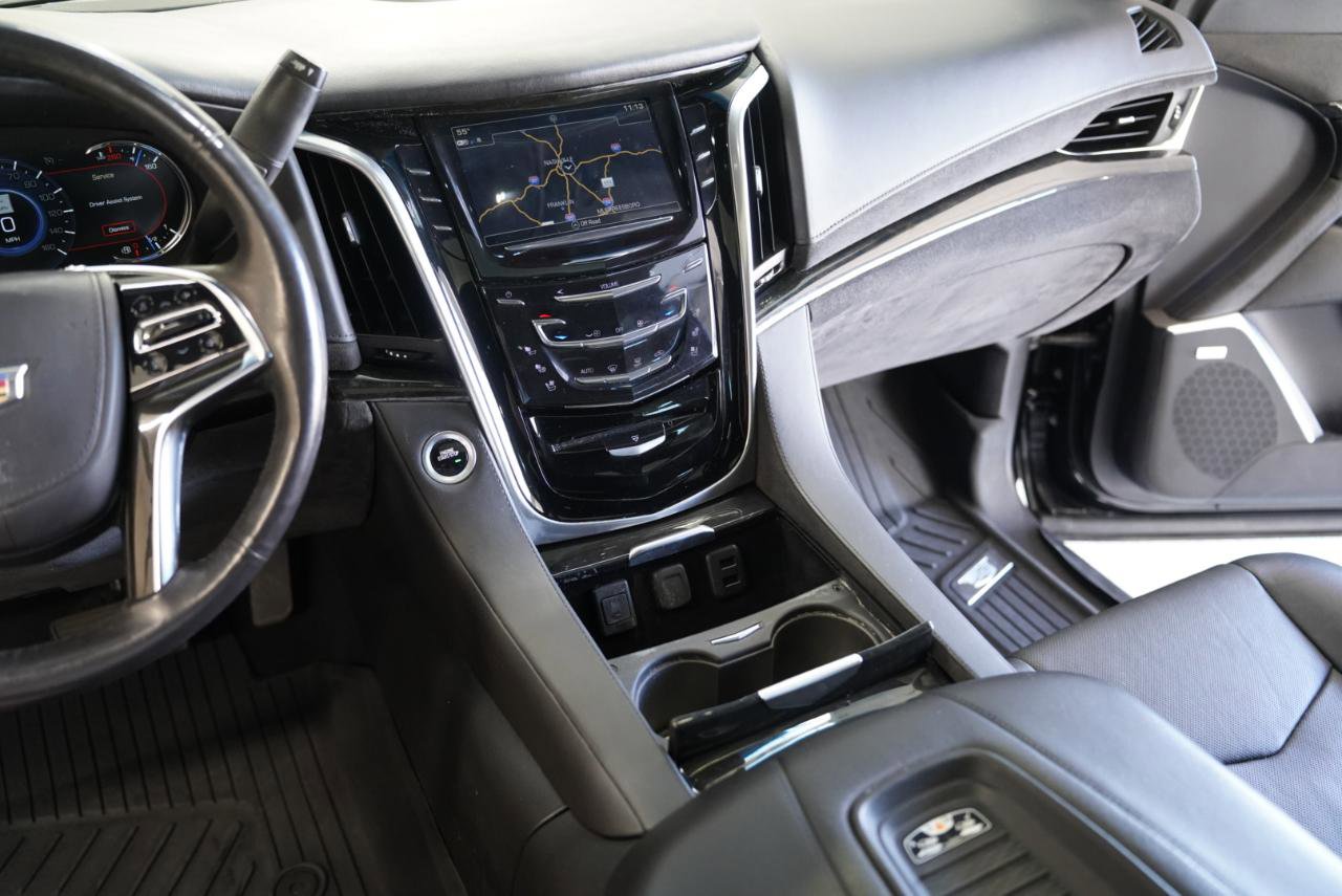 Used 2019 Cadillac Escalade ESV Platinum w/ Escalade Sport Edition image 17